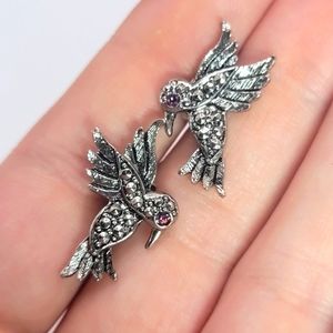AVON SILVERTONE HUMMINGBIRD STUD EARRINGS PINK RHINESTONE MARCASITES (004ERNG)